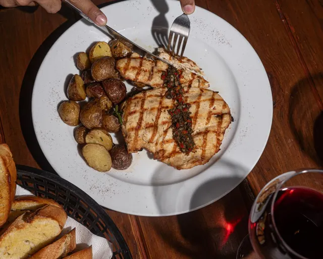 Pechuga a la Plancha de Gambino Pasta en Santo Domingo